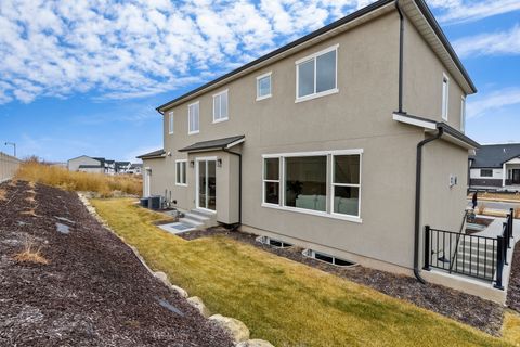 Tiny photo for 3559 S GARIBALDI WAY, Saratoga Springs, UT 84045 (MLS # 2148191)