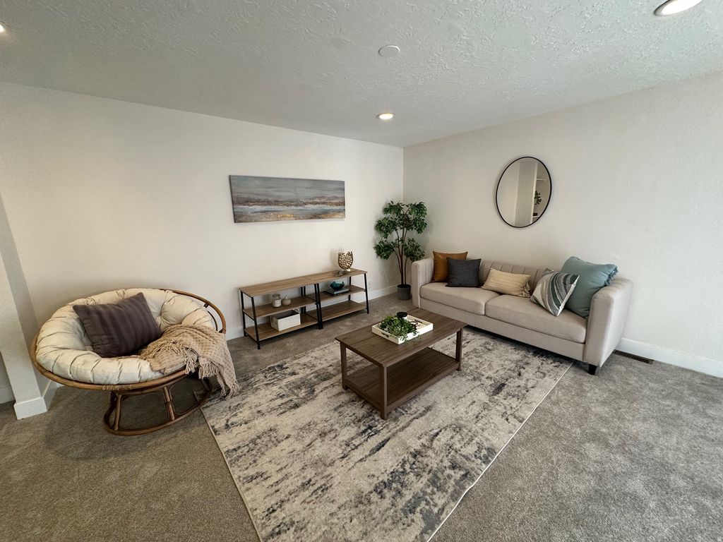 Photo of 5976 S MONTE CARLO DR E, Salt Lake City, UT 84121 (MLS # 2122774)