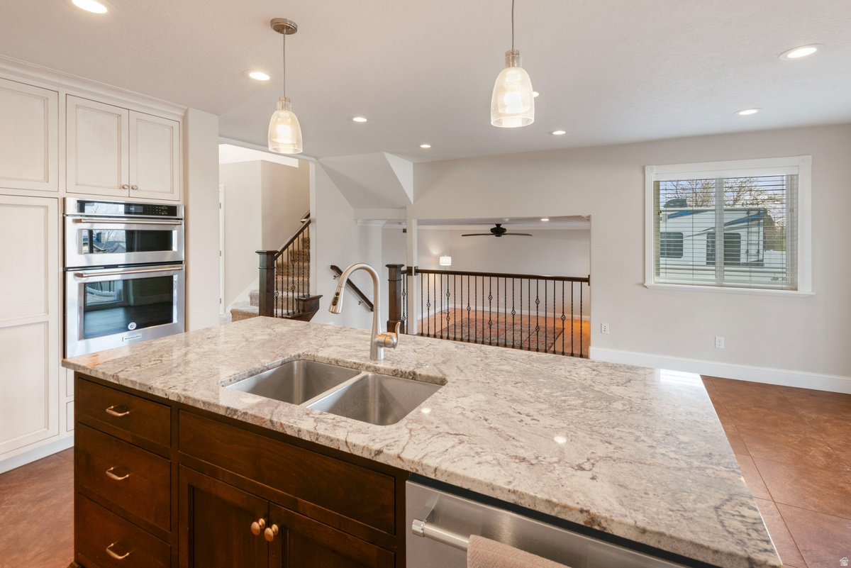 MOUNTAIN MEADOW - Residential