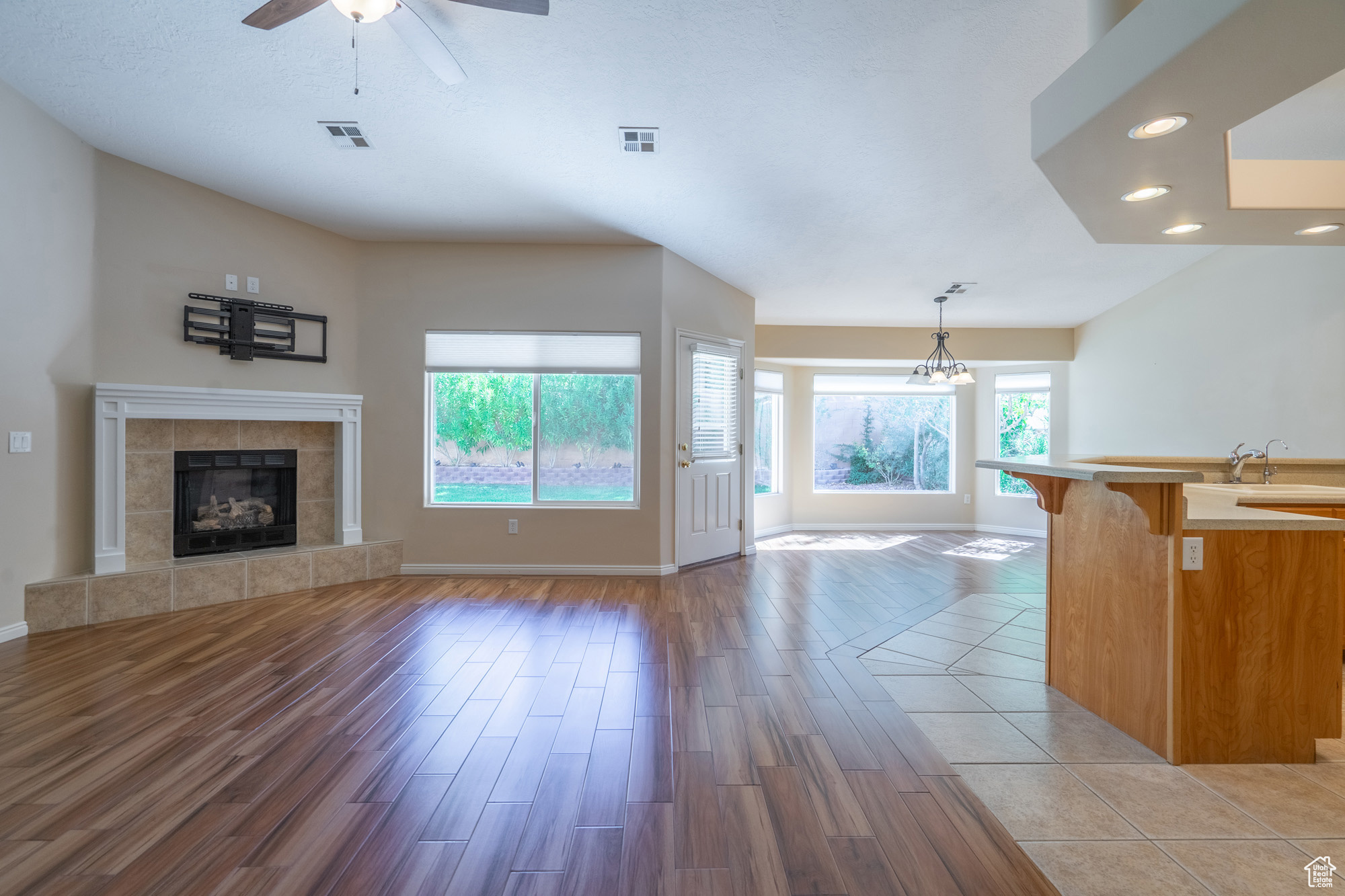 SILVERCREEK TOWNHOMES - Residential