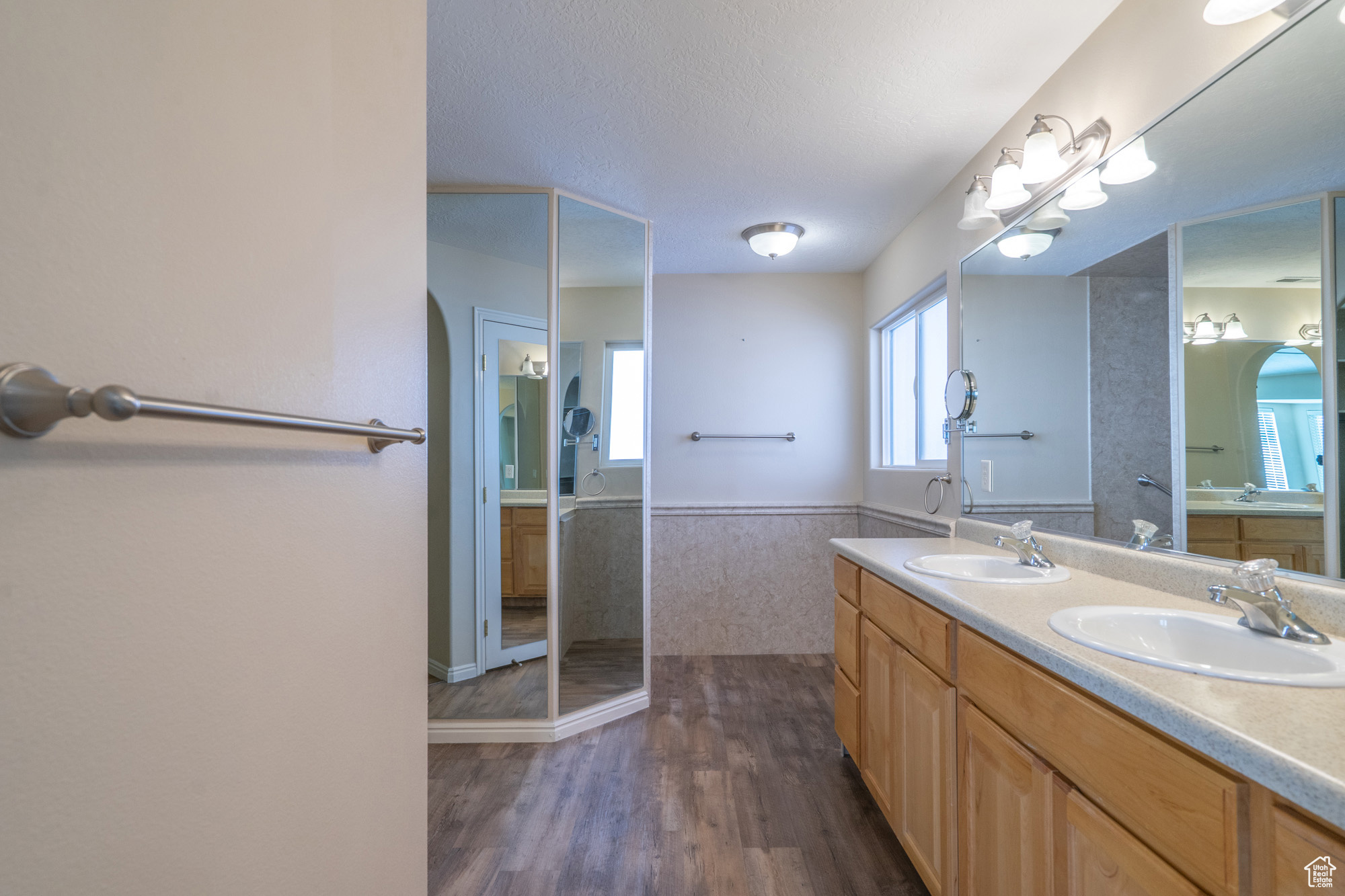 SILVERCREEK TOWNHOMES - Residential