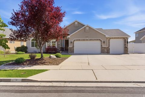 Photo of 4921 W WOODRIDGE DR, South Jordan, UT 84009 (MLS # 2154079)