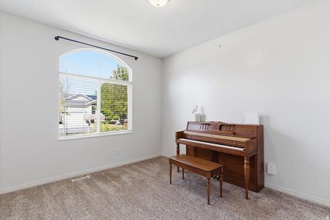 Tiny photo for 4921 W WOODRIDGE DR, South Jordan, UT 84009 (MLS # 2154079)
