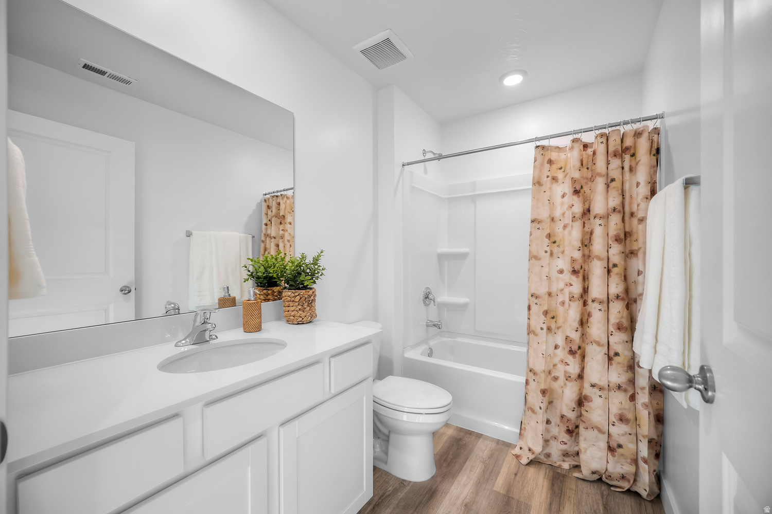 LAVENDAR CANYON AT LONG VALLEY - Residential
