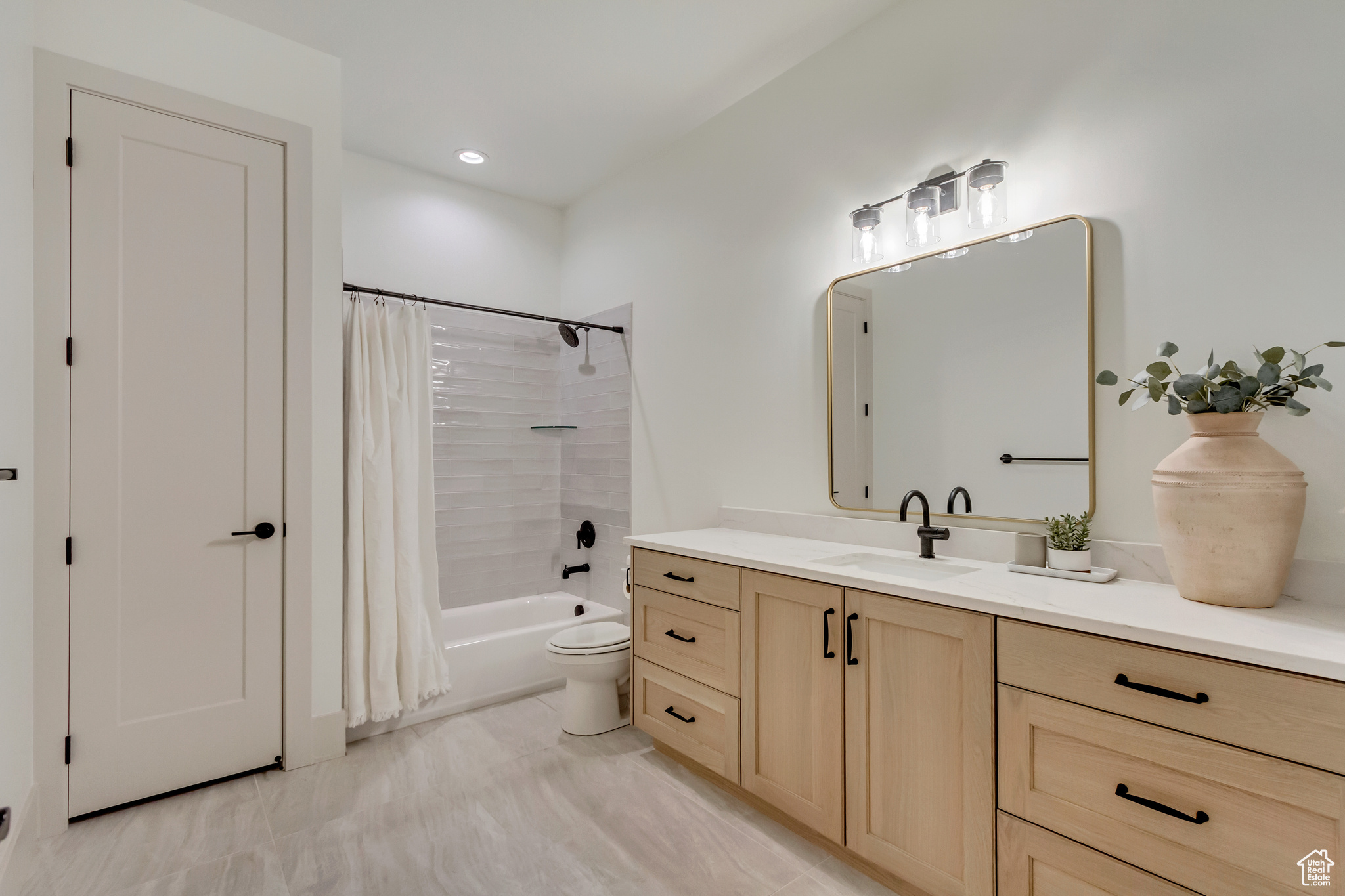 DAYBREAK - Residential