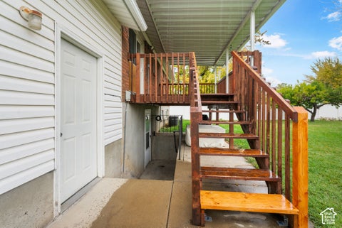 Tiny photo for 2202 N 1300 W, Clinton, UT 84015 (MLS # 2191006)