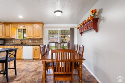 Tiny photo for 2202 N 1300 W, Clinton, UT 84015 (MLS # 2191006)