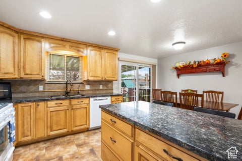 Tiny photo for 2202 N 1300 W, Clinton, UT 84015 (MLS # 2191006)