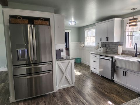 Tiny photo for 705 N 700 E, Payson, UT 84651 (MLS # 2153455)
