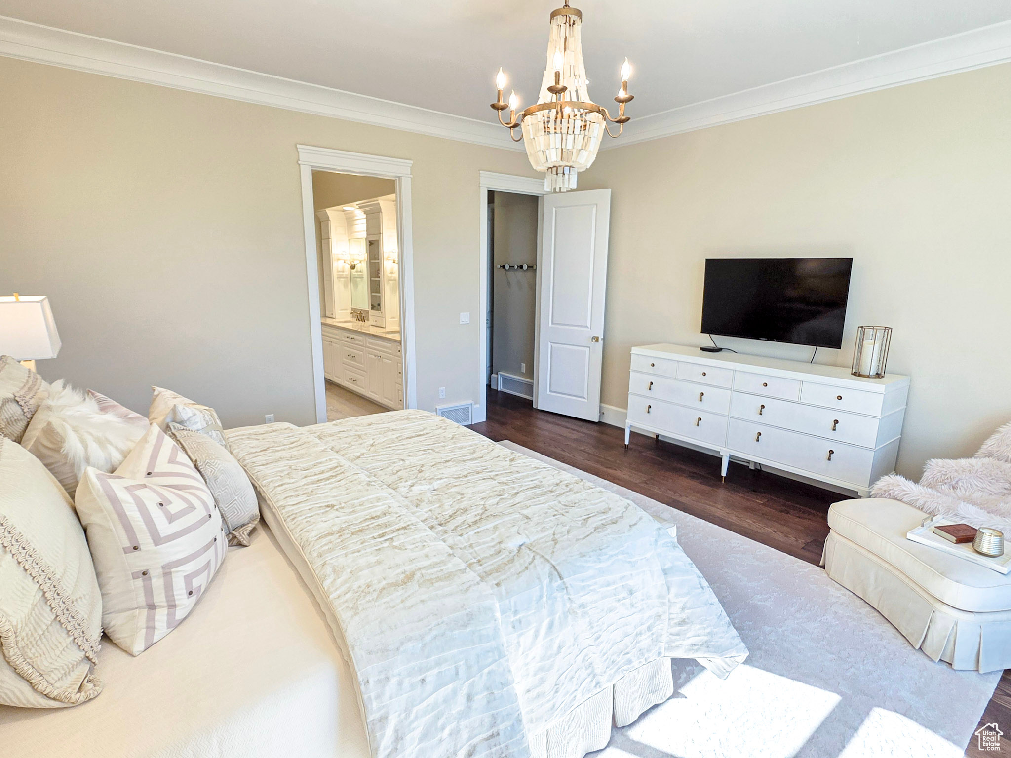 CHELSEA - Residential