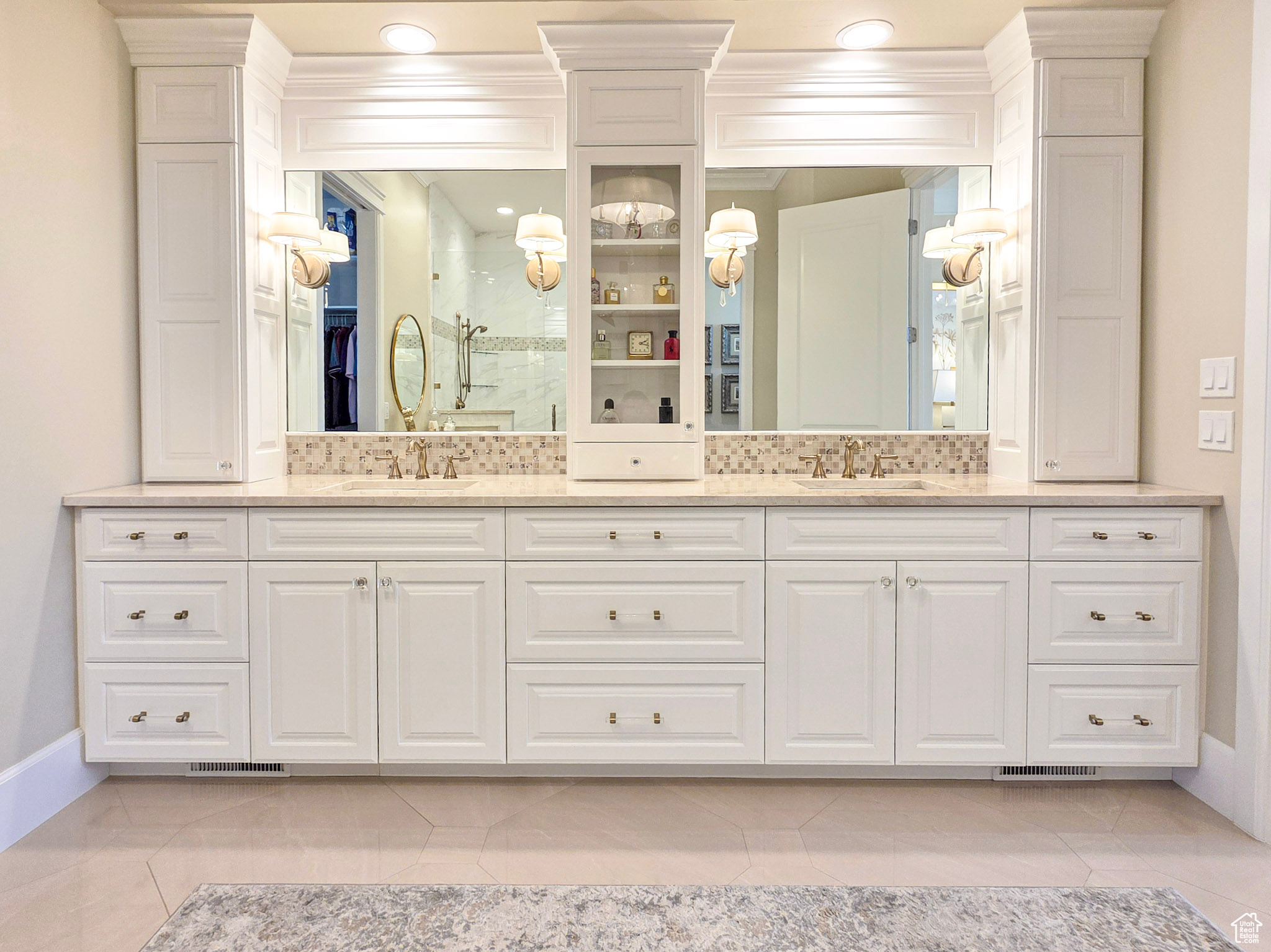 CHELSEA - Residential