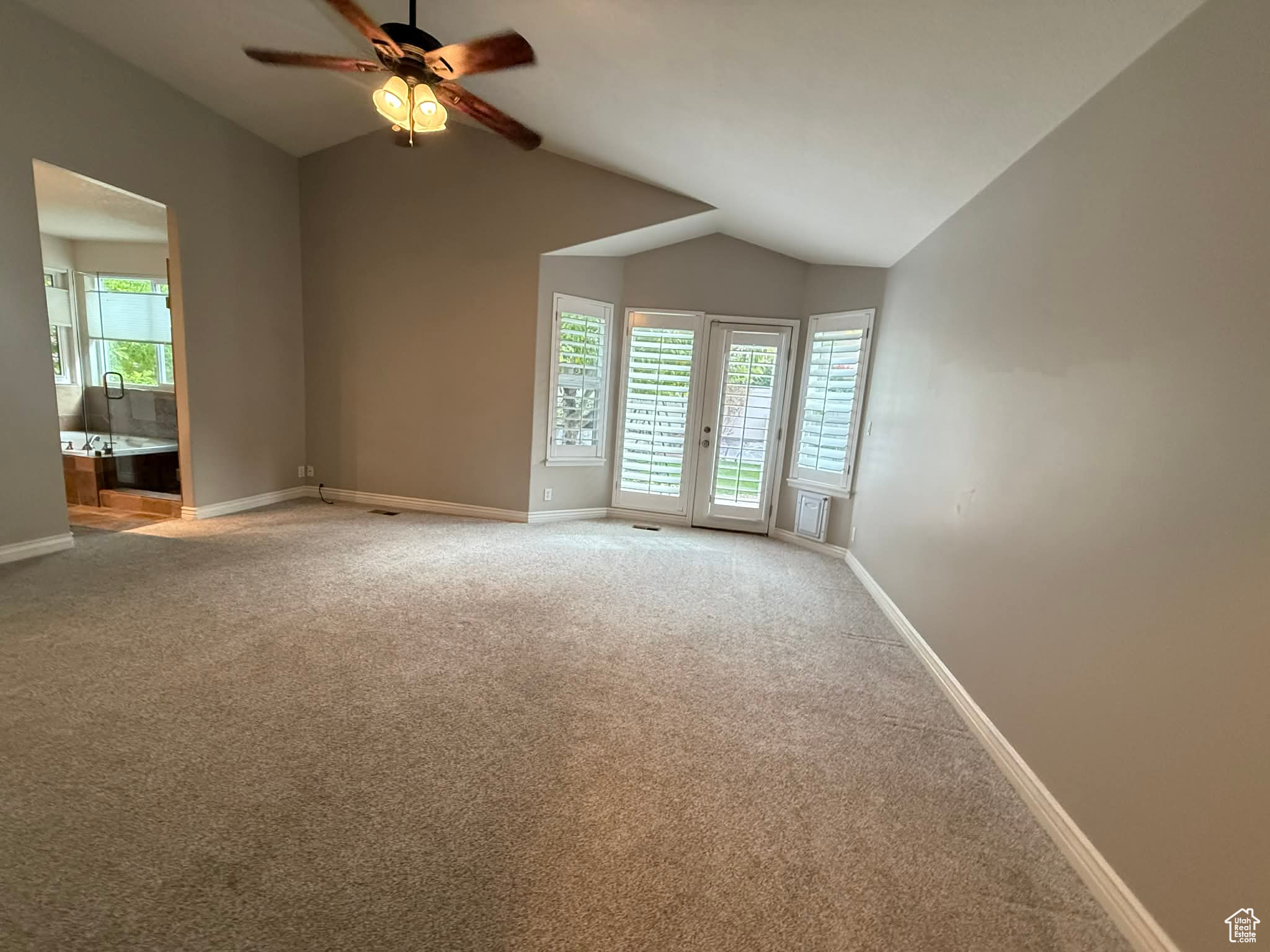 MILL HOLLOW - Residential