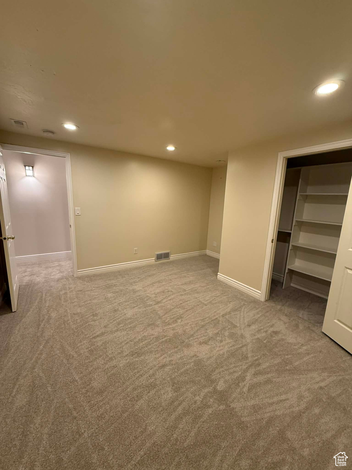 MILL HOLLOW - Residential