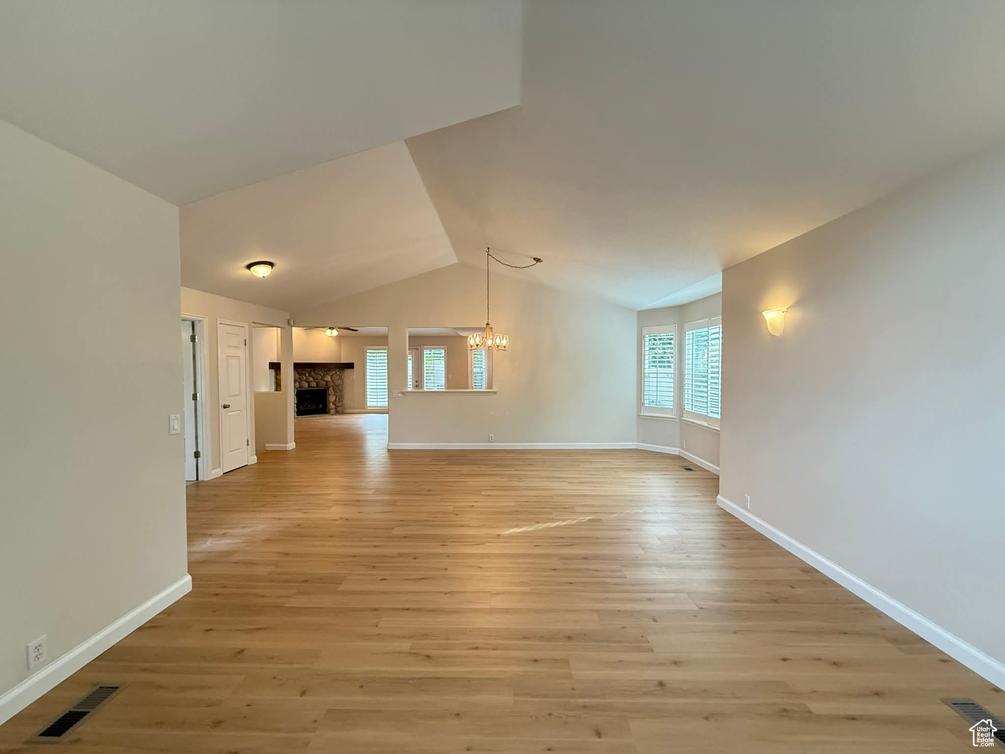 MILL HOLLOW - Residential