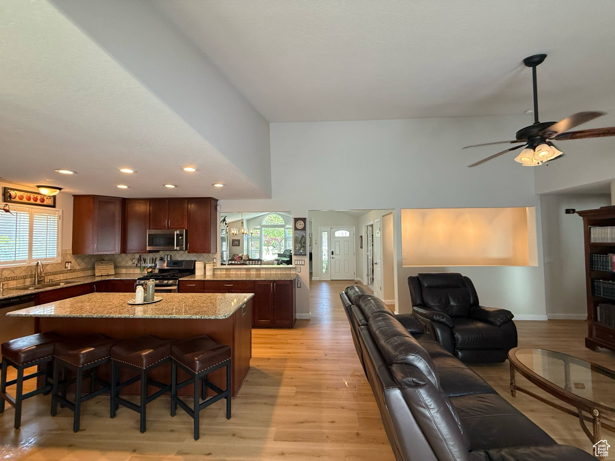 MILL HOLLOW - Residential