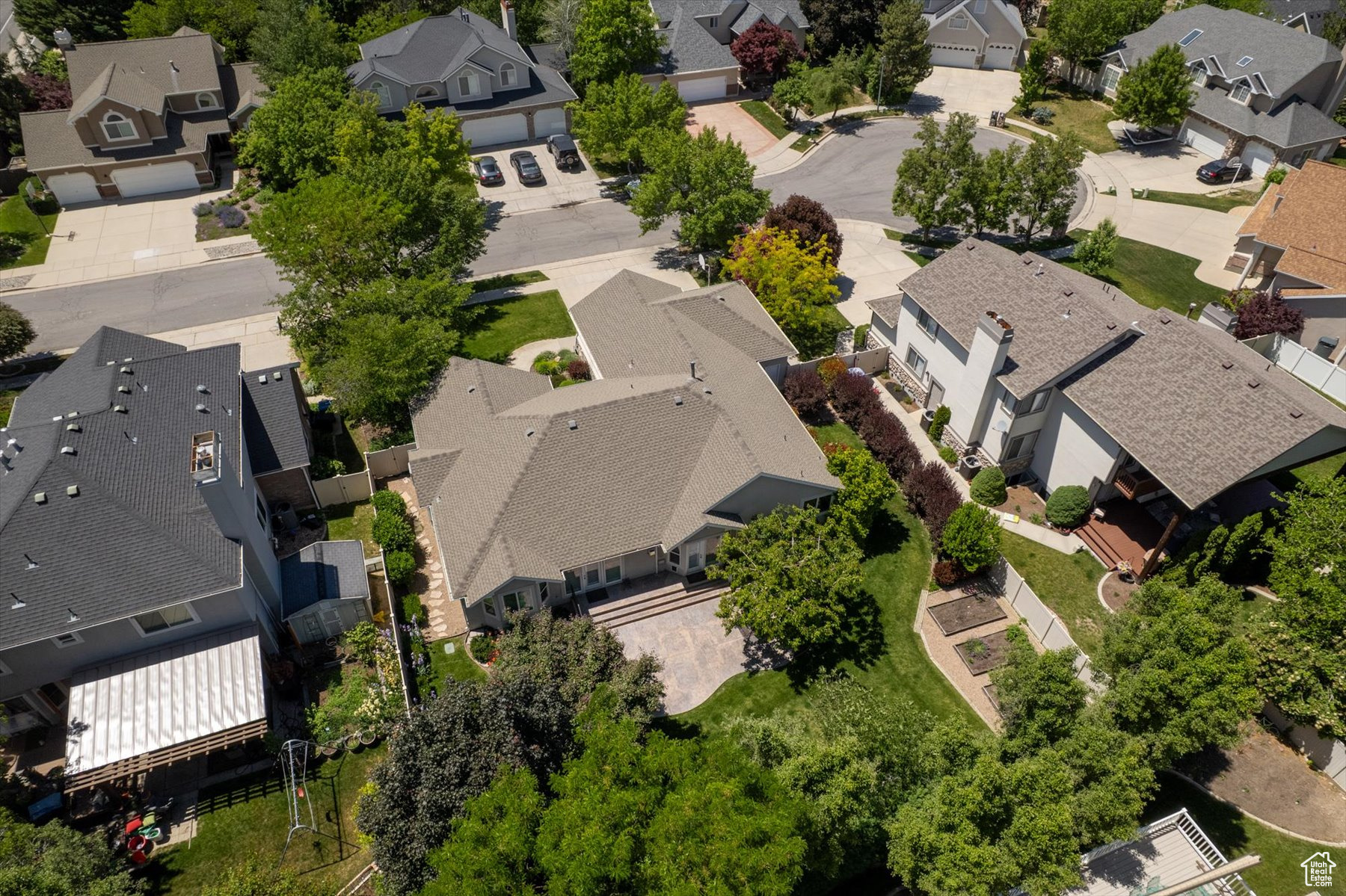 MILL HOLLOW - Residential