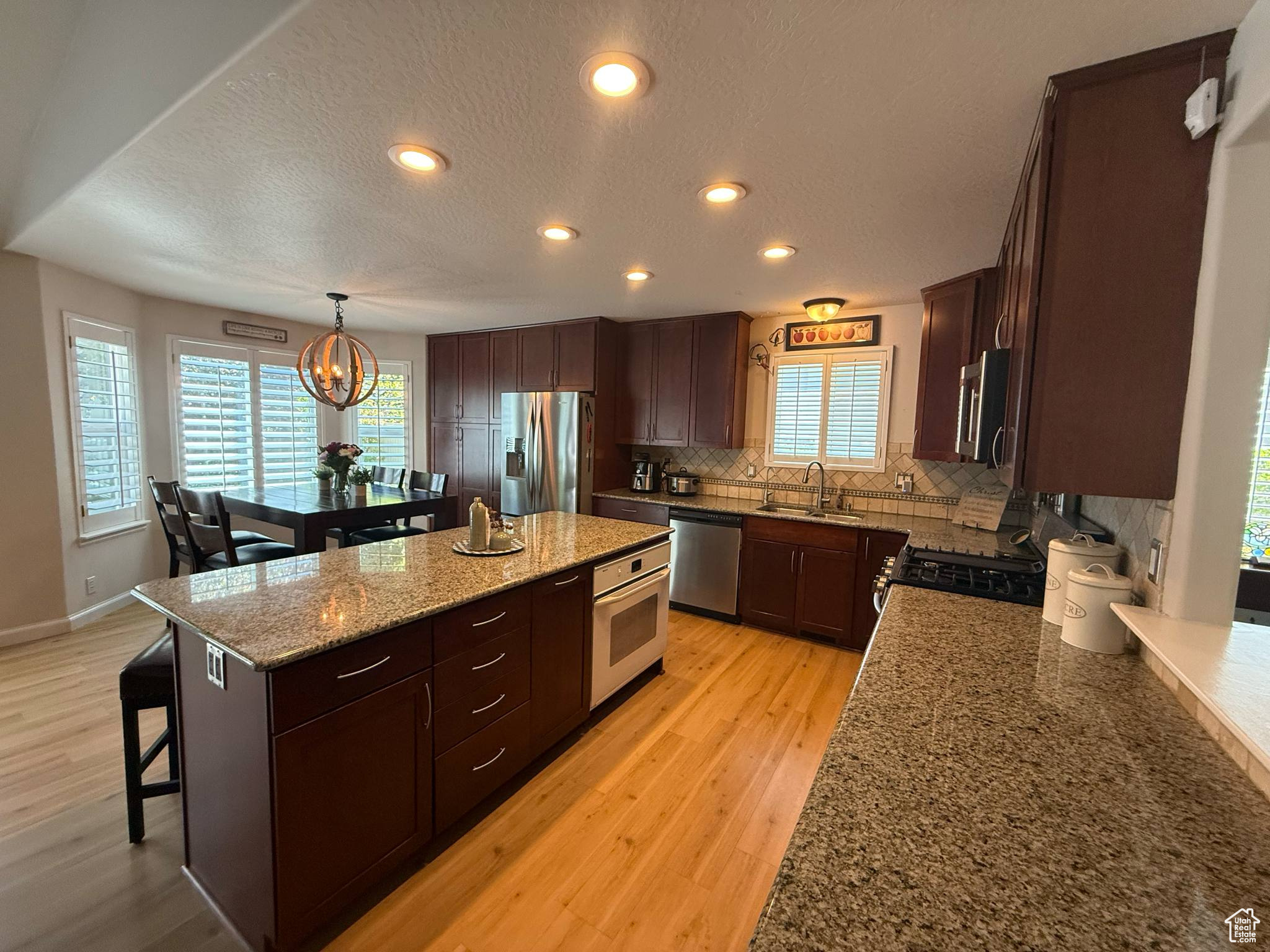MILL HOLLOW - Residential