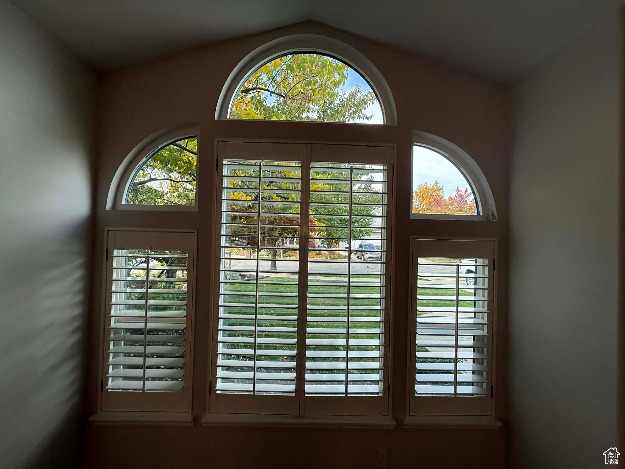 MILL HOLLOW - Residential