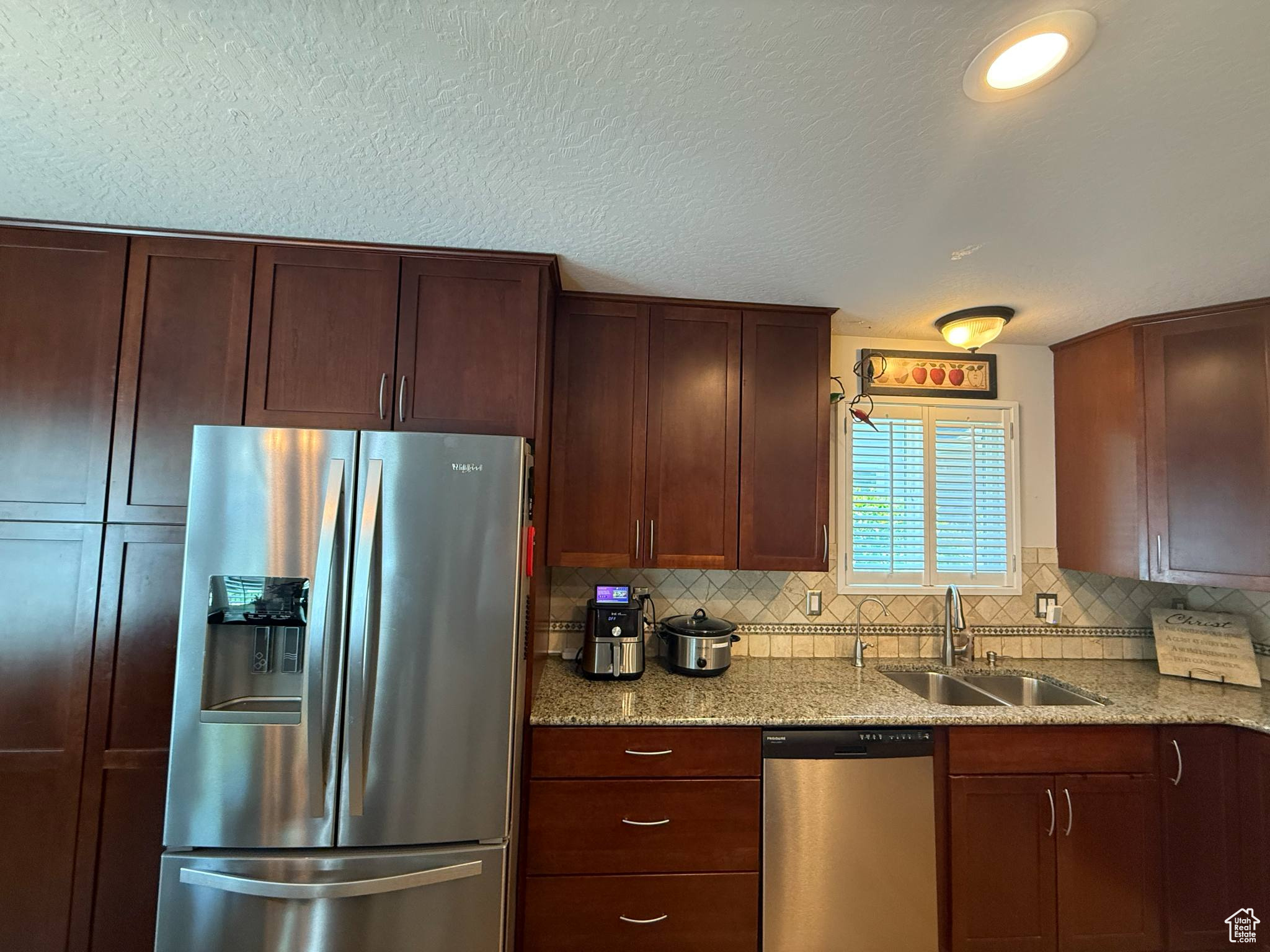 MILL HOLLOW - Residential