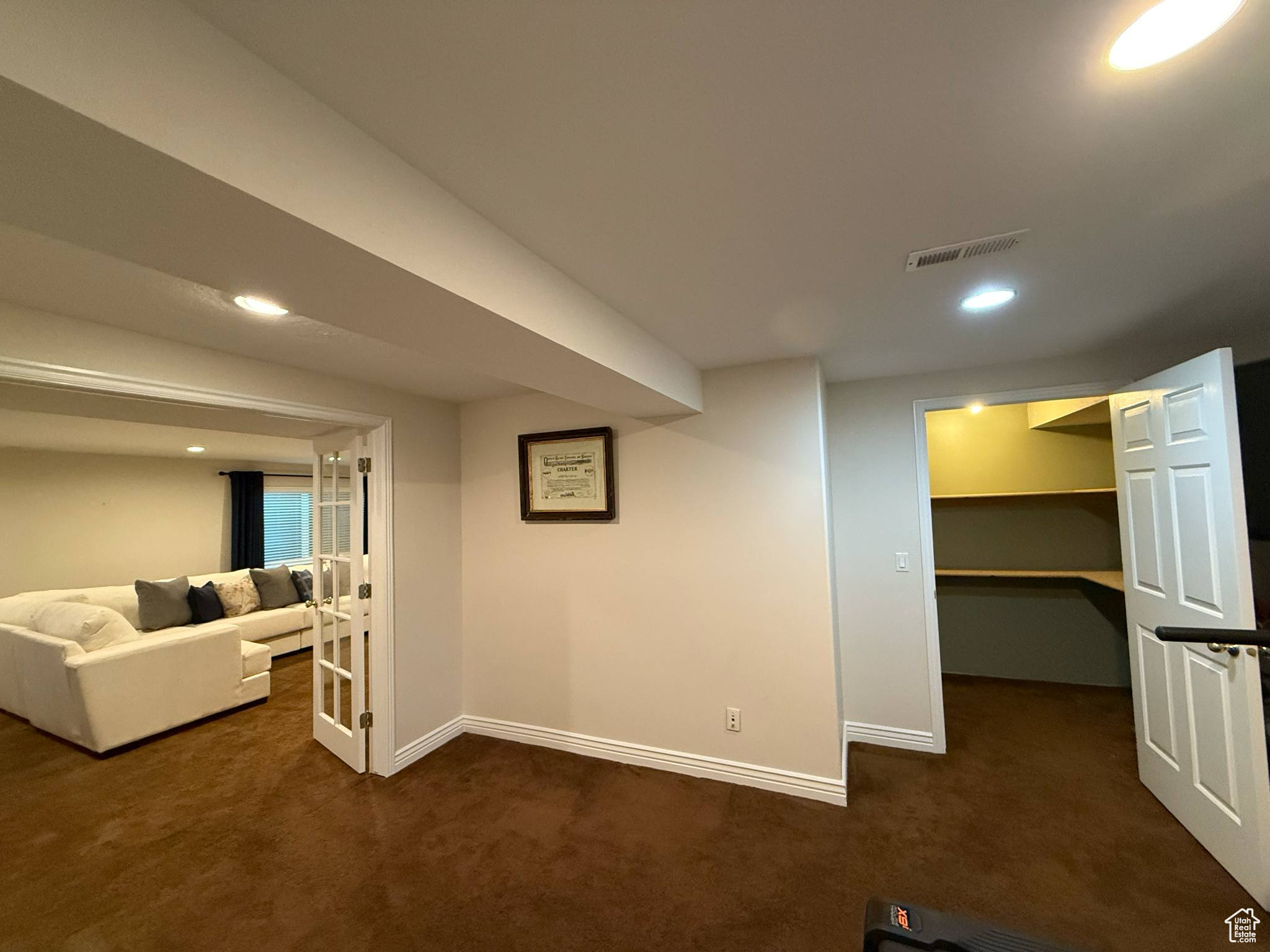 MILL HOLLOW - Residential
