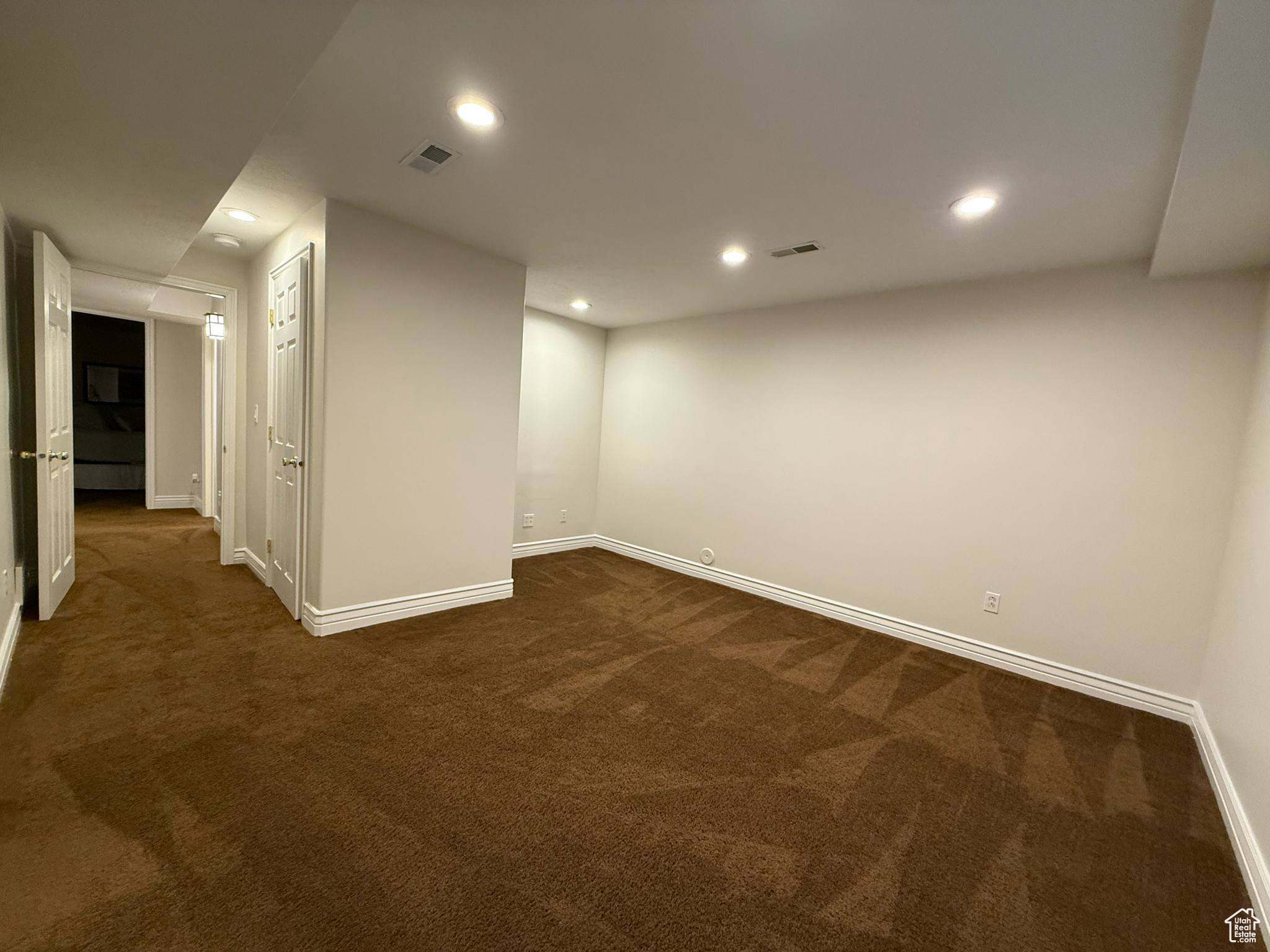MILL HOLLOW - Residential