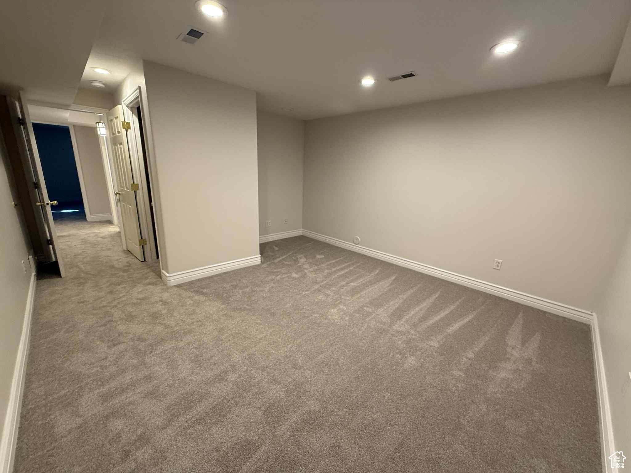 MILL HOLLOW - Residential