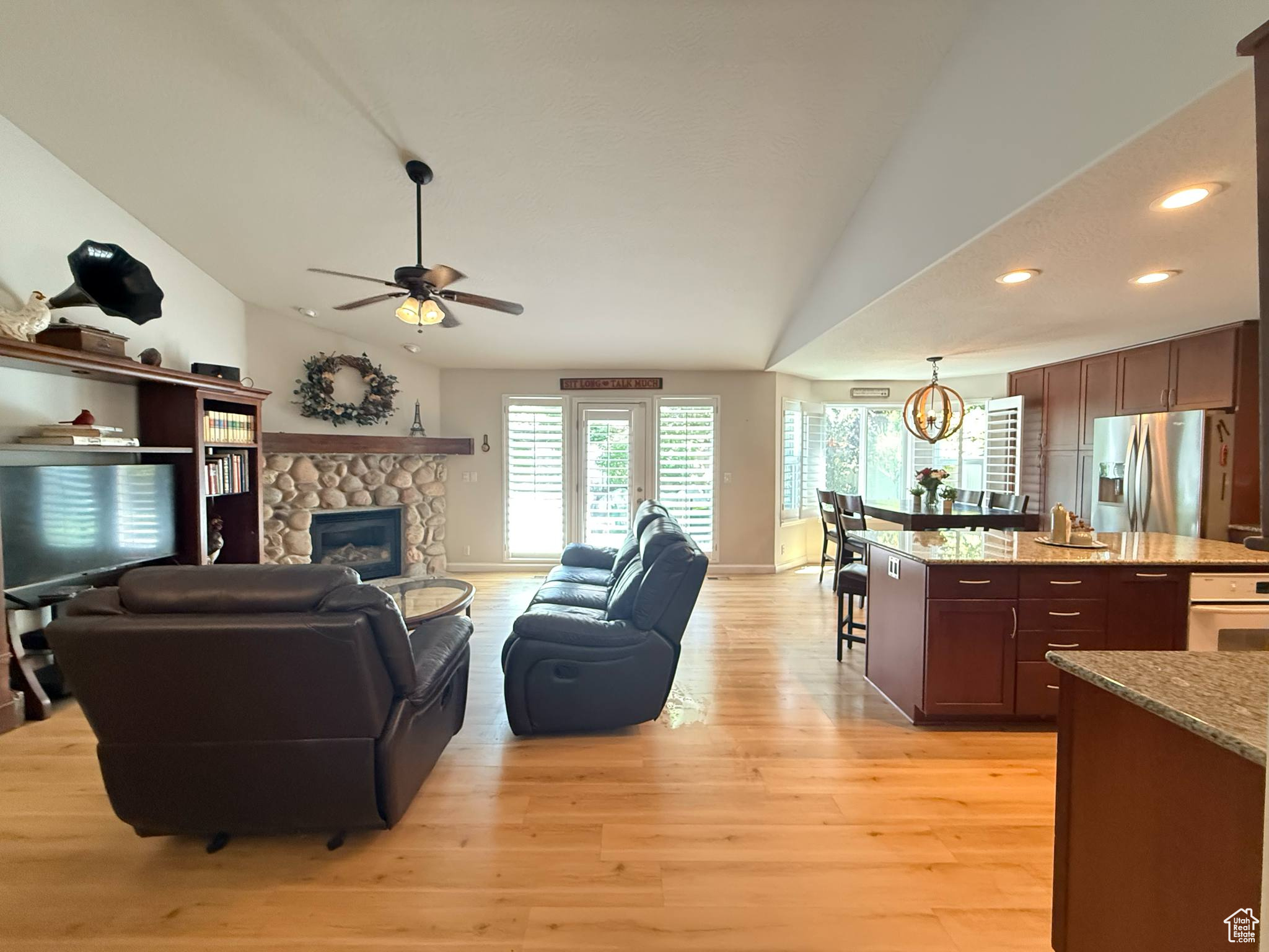 MILL HOLLOW - Residential