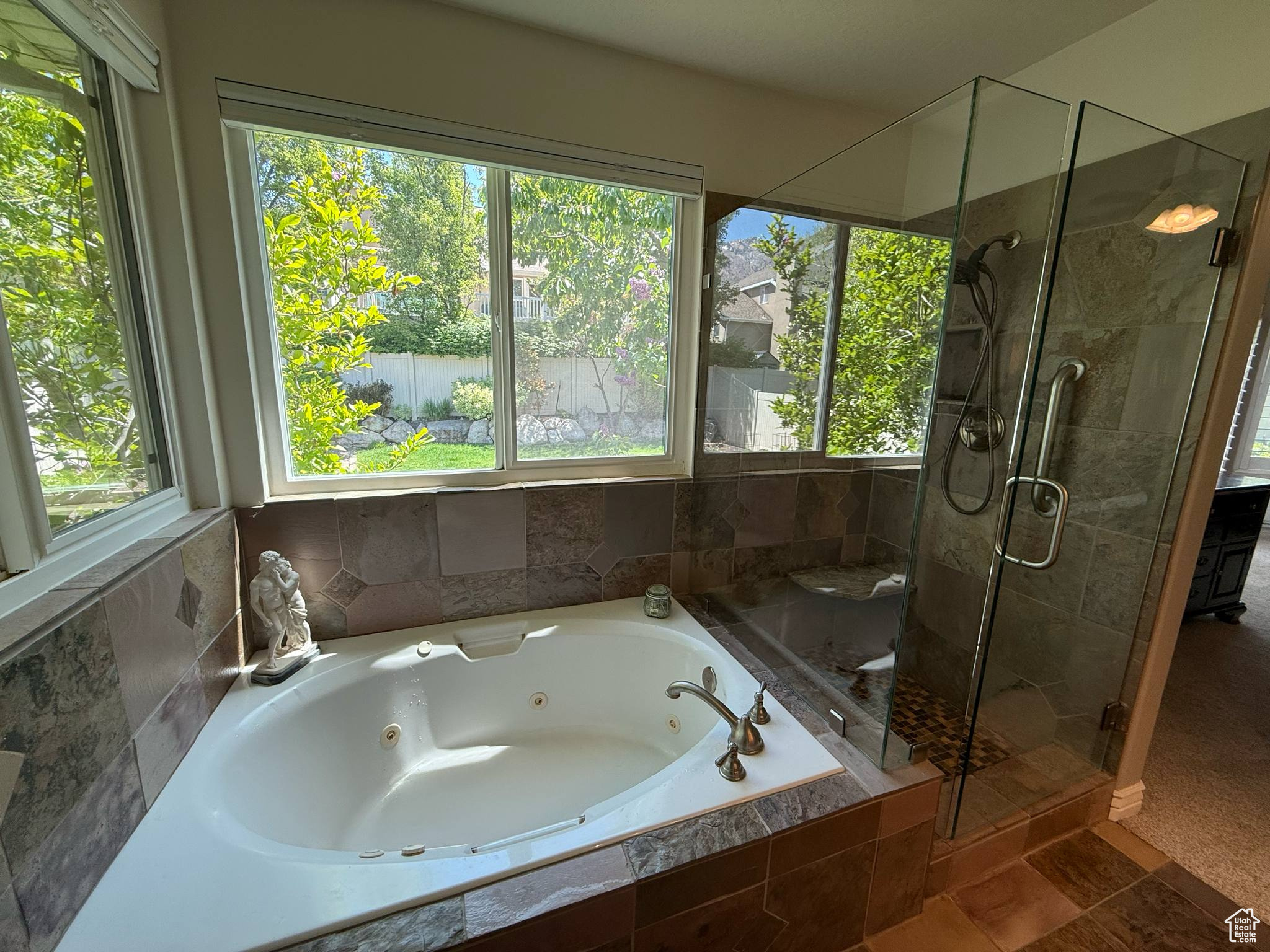 MILL HOLLOW - Residential