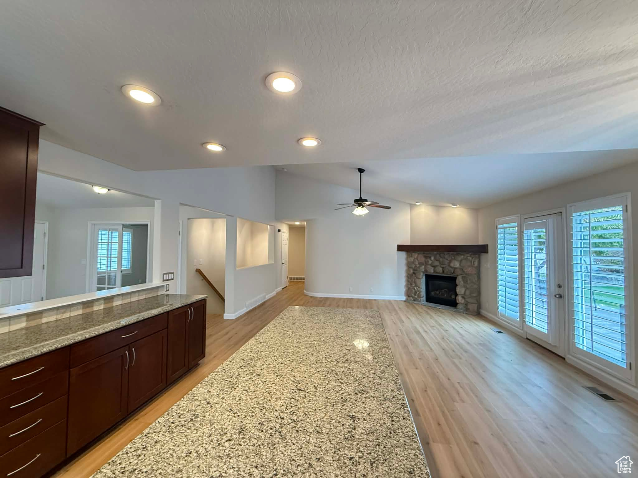 MILL HOLLOW - Residential