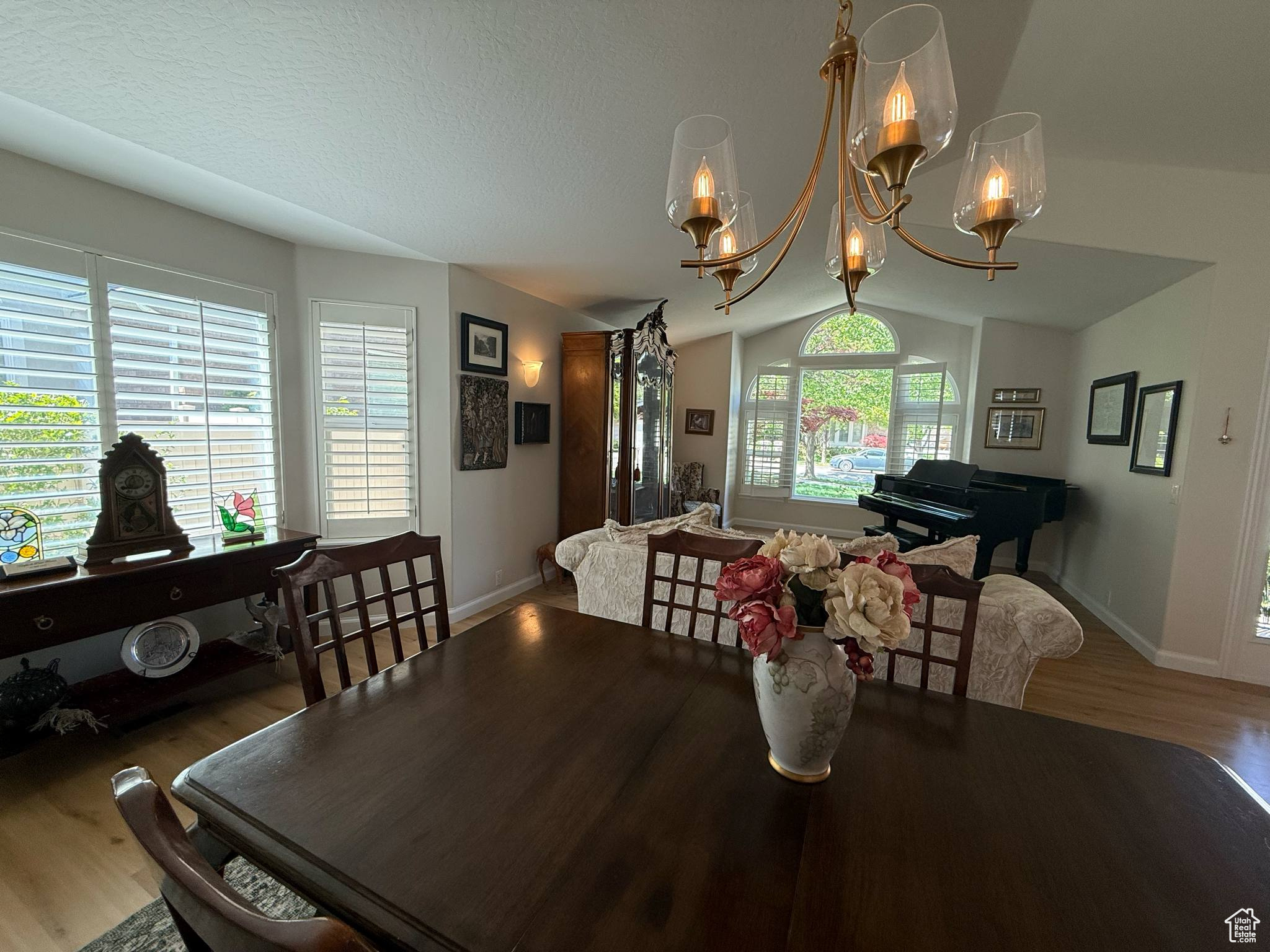 MILL HOLLOW - Residential
