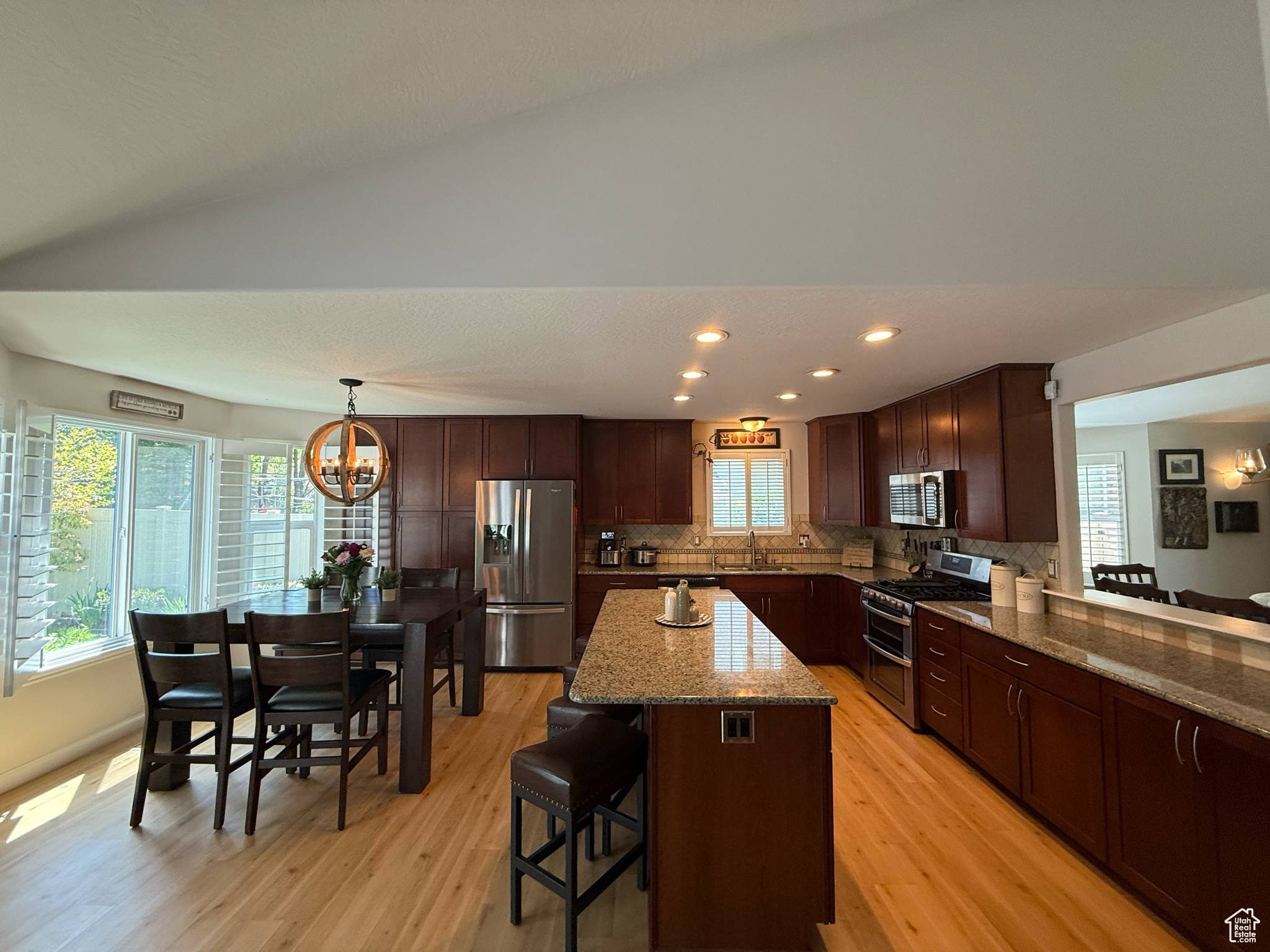 MILL HOLLOW - Residential