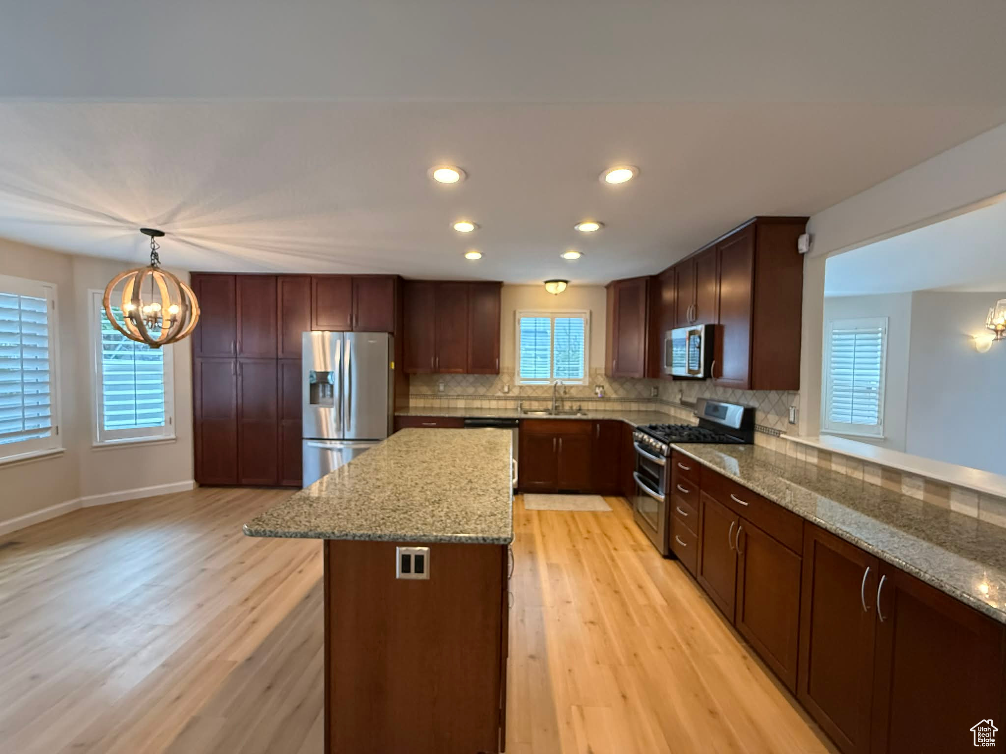 MILL HOLLOW - Residential