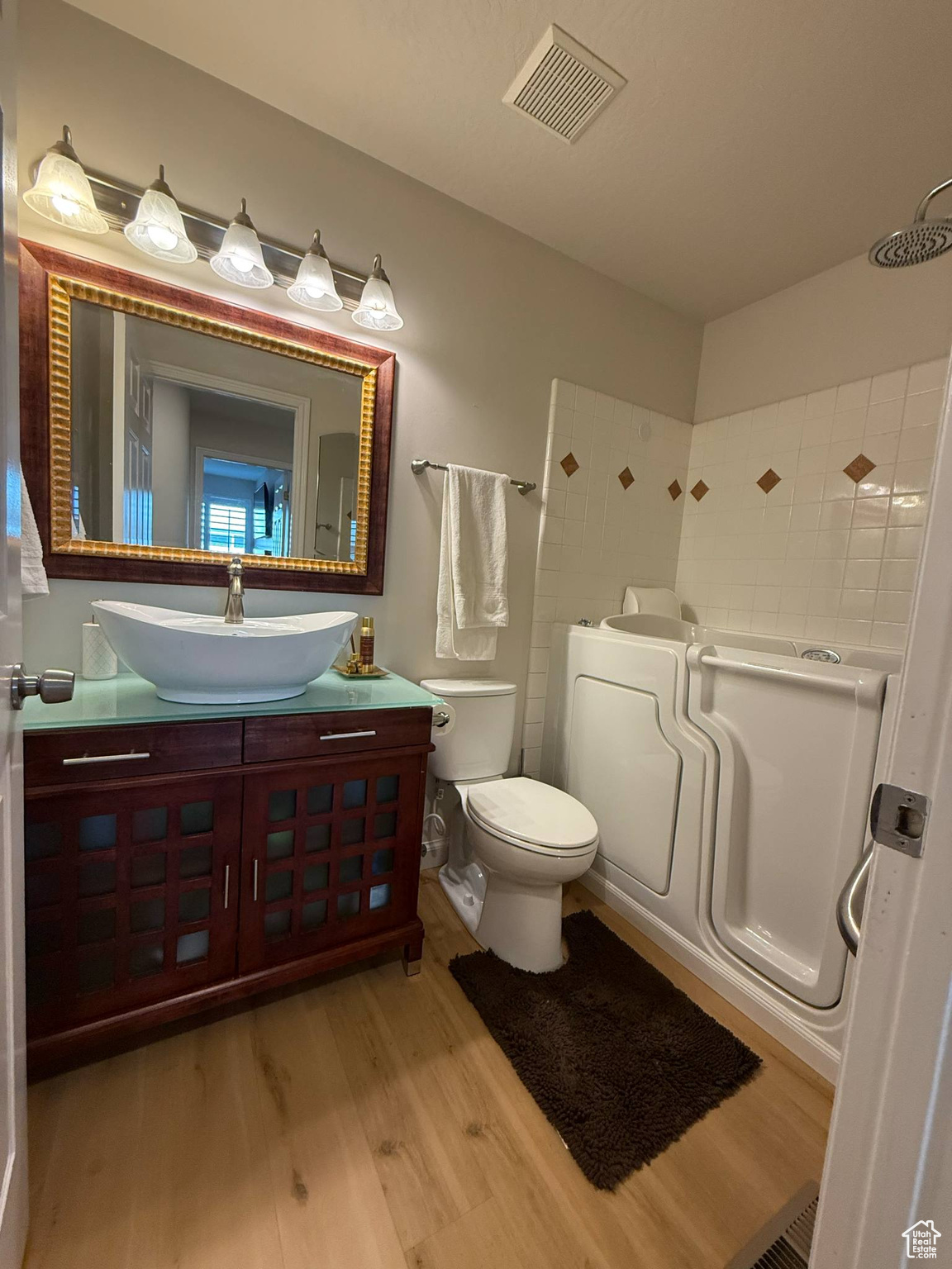 MILL HOLLOW - Residential