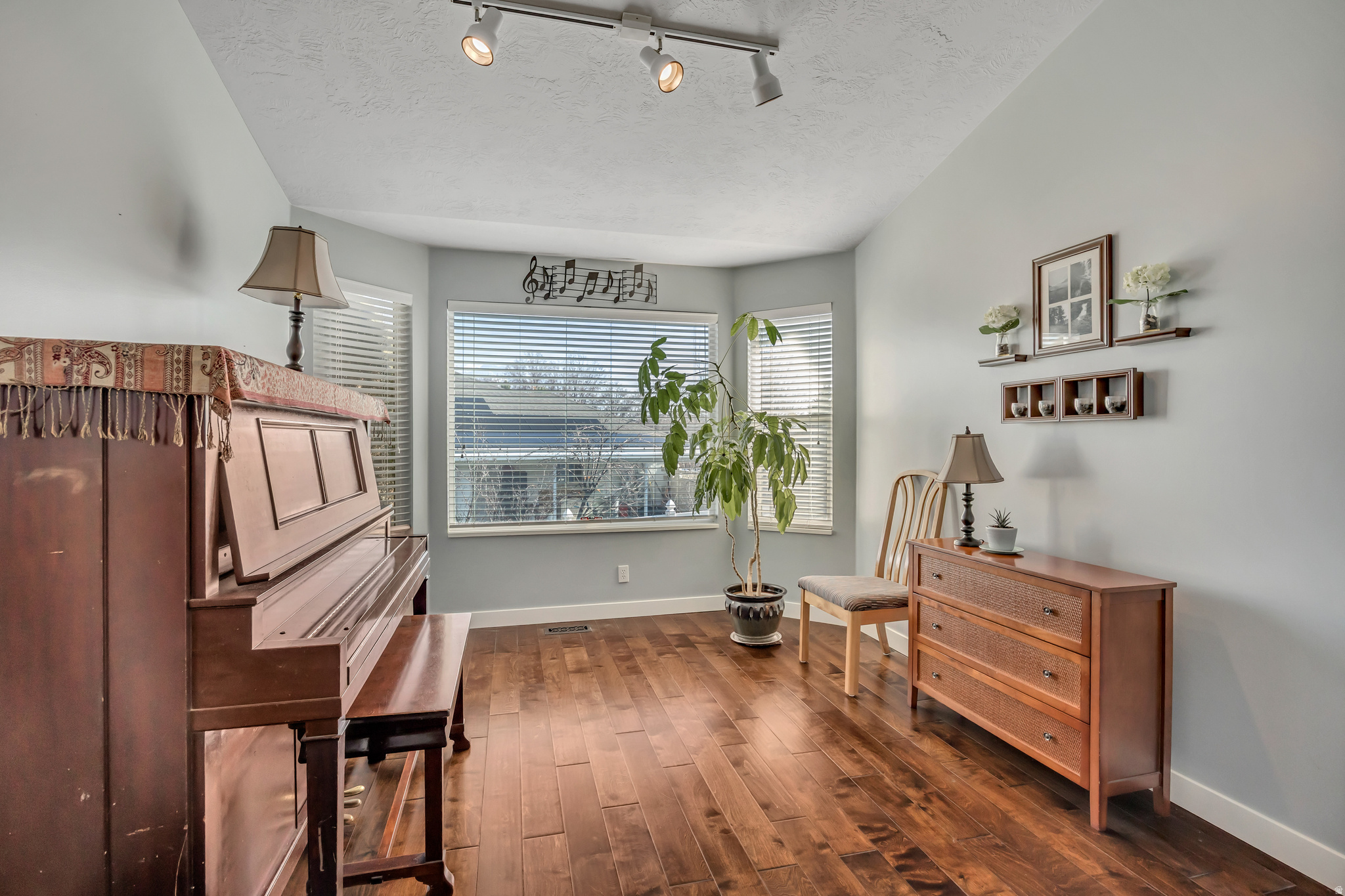 HIDDEN SPRING COVE - Residential