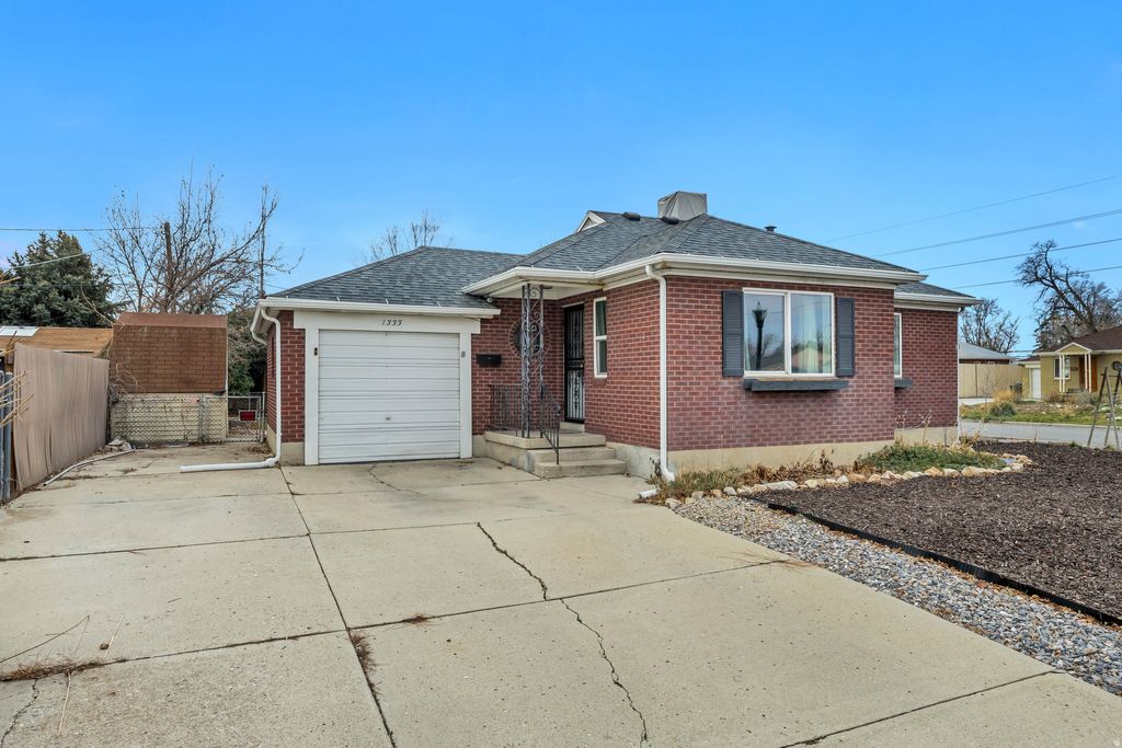 Photo of 1333 W LEADVILLE AVE N, Salt Lake City, UT 84116 (MLS # 2133115)