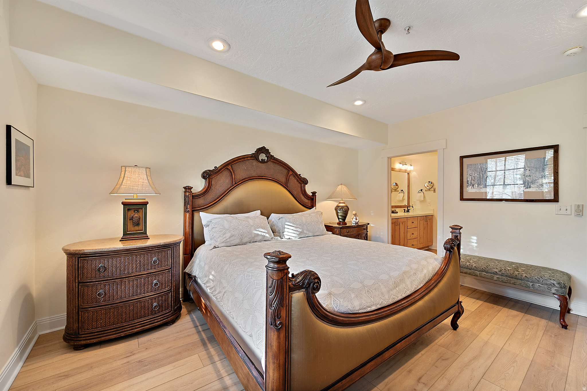 TOWN POINTE - Residential