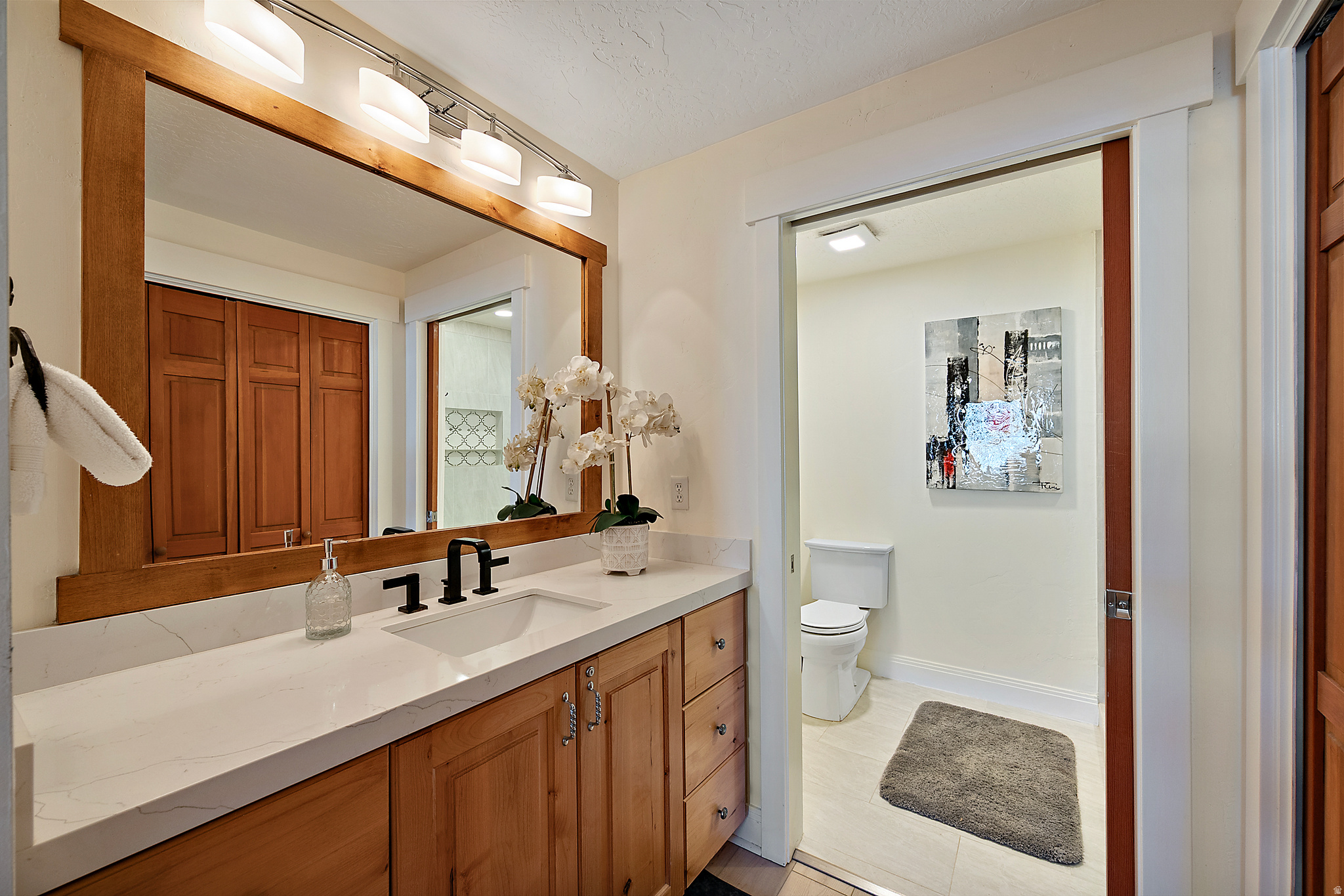 TOWN POINTE - Residential