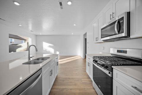 Tiny photo for 1537 S FINS RD #4113, Washington, UT 84780 (MLS # 2135581)