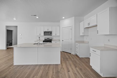 Tiny photo for 1537 S FINS RD #4113, Washington, UT 84780 (MLS # 2135581)