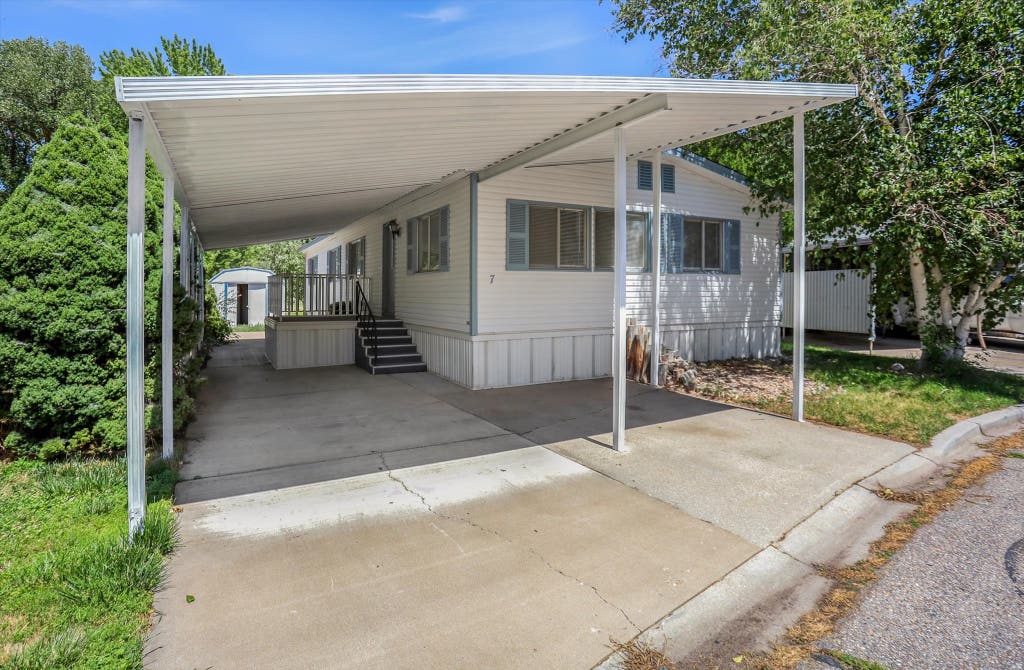 Photo of 975 E 6600 S #7, Uintah, UT 84405 (MLS # 2179603)