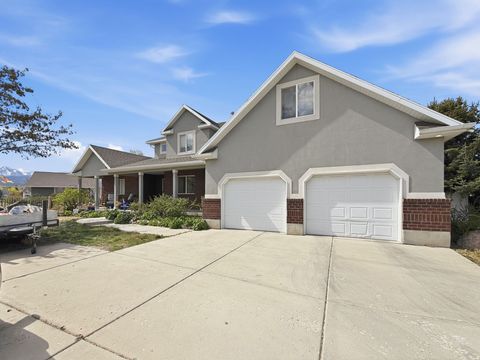 Photo of 13844 S BELLE ISIS BAY W, Herriman, UT 84096 (MLS # 2147995)