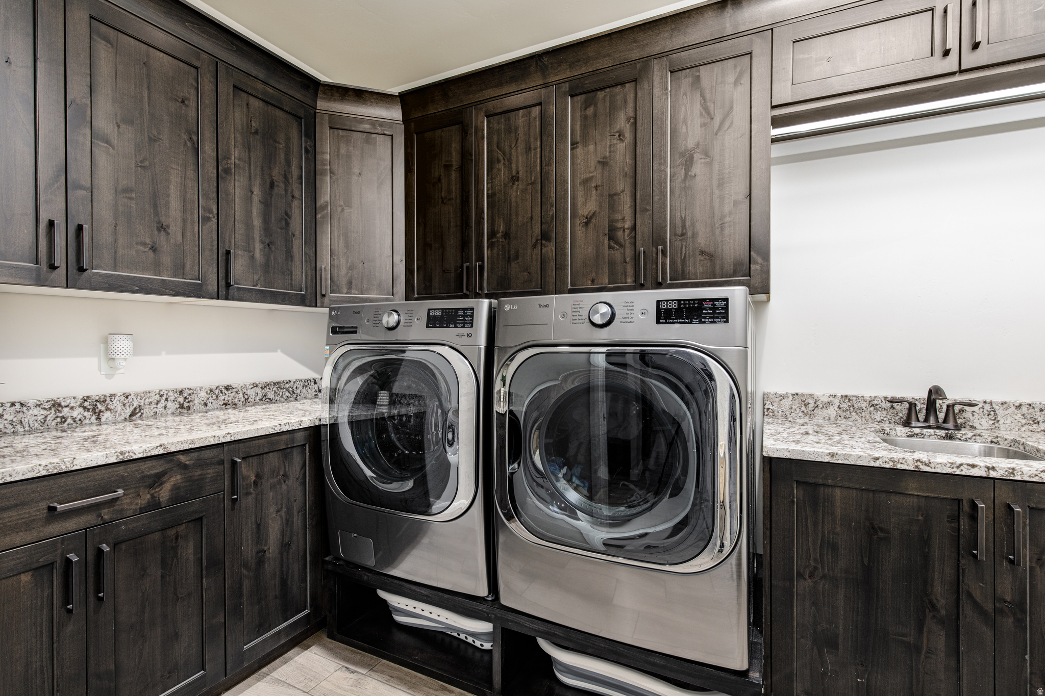 OAKWOOD ESTATES PH 4 - Residential