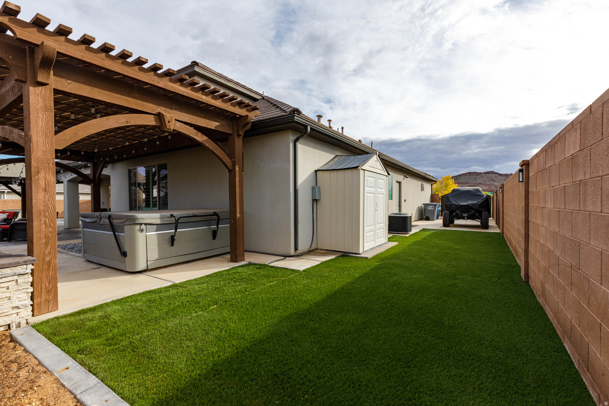 OAKWOOD ESTATES PH 4 - Residential