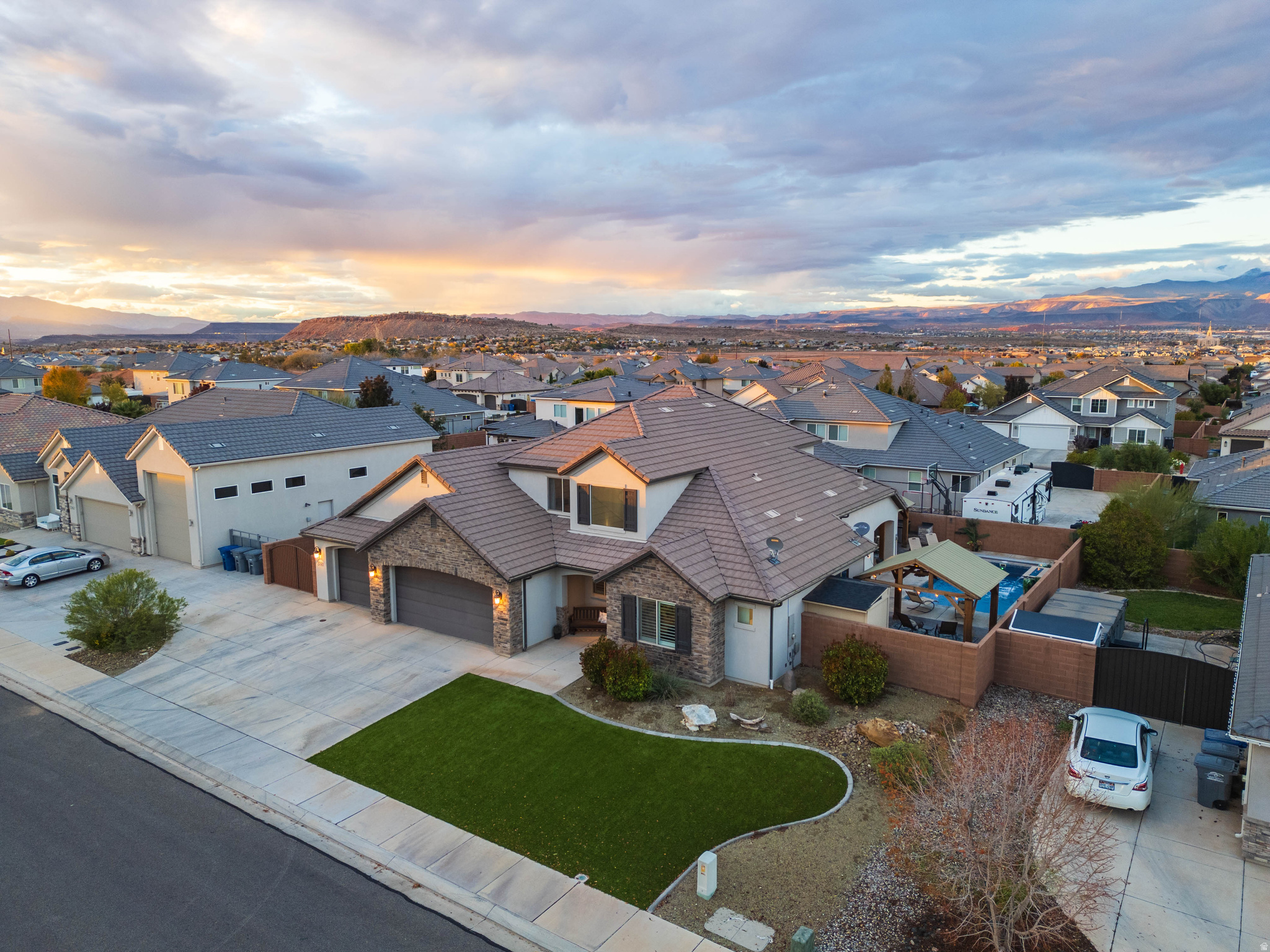 OAKWOOD ESTATES PH 4 - Residential