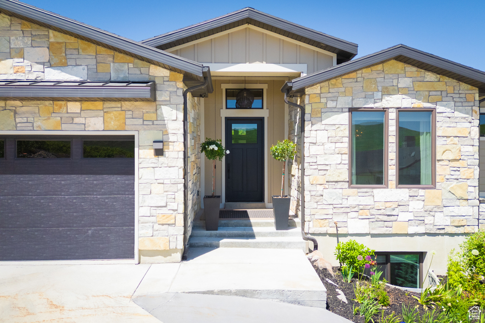 THE RETREAT AT JORDA - Residential