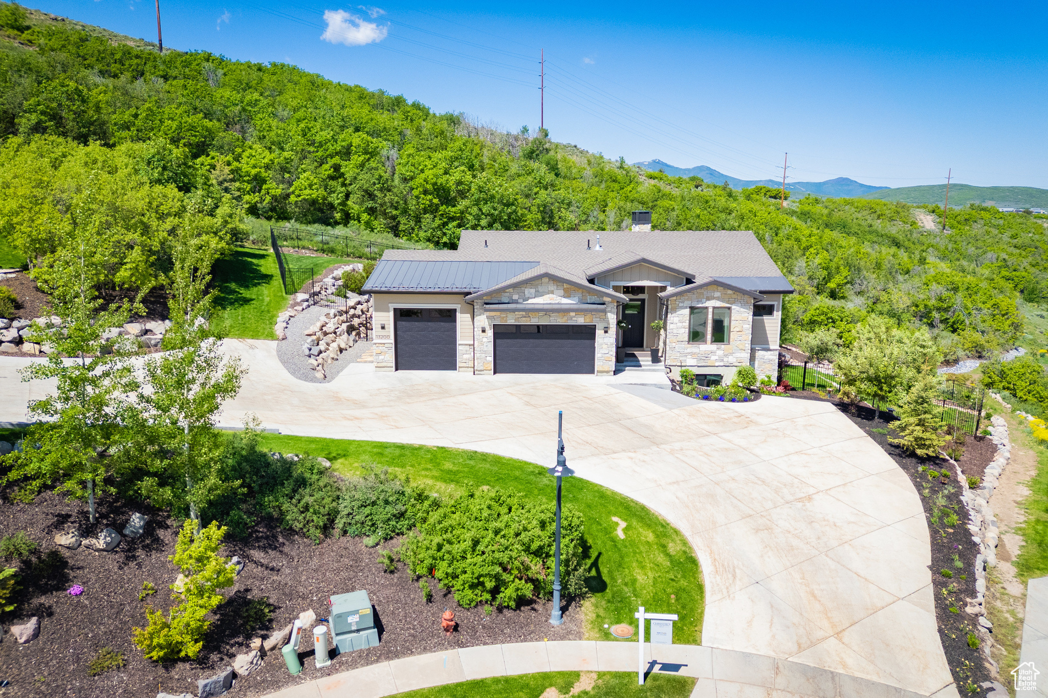 THE RETREAT AT JORDA - Residential