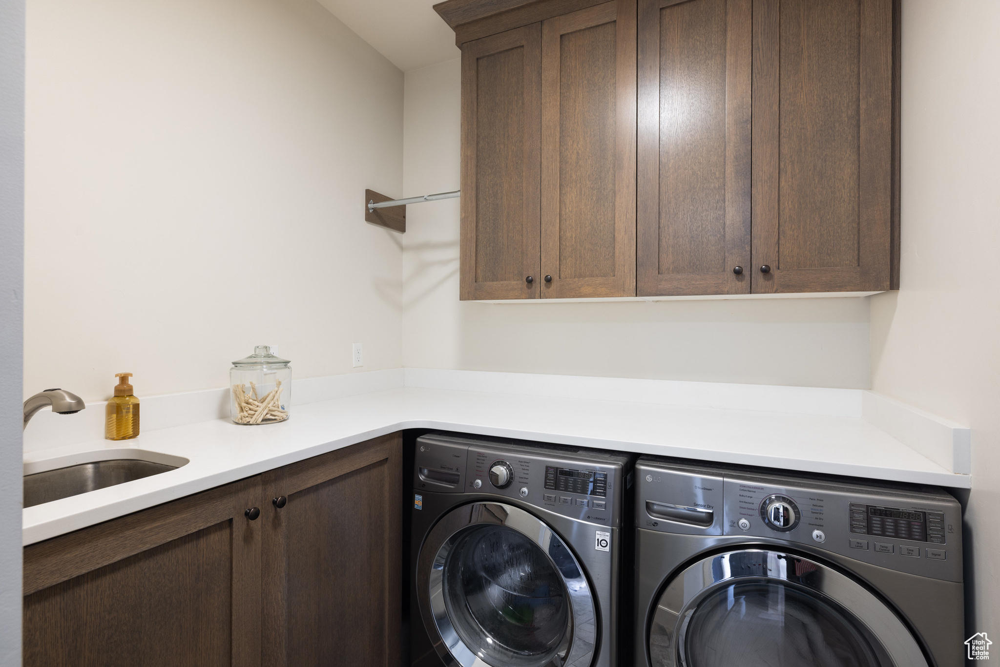 THE RETREAT AT JORDA - Residential