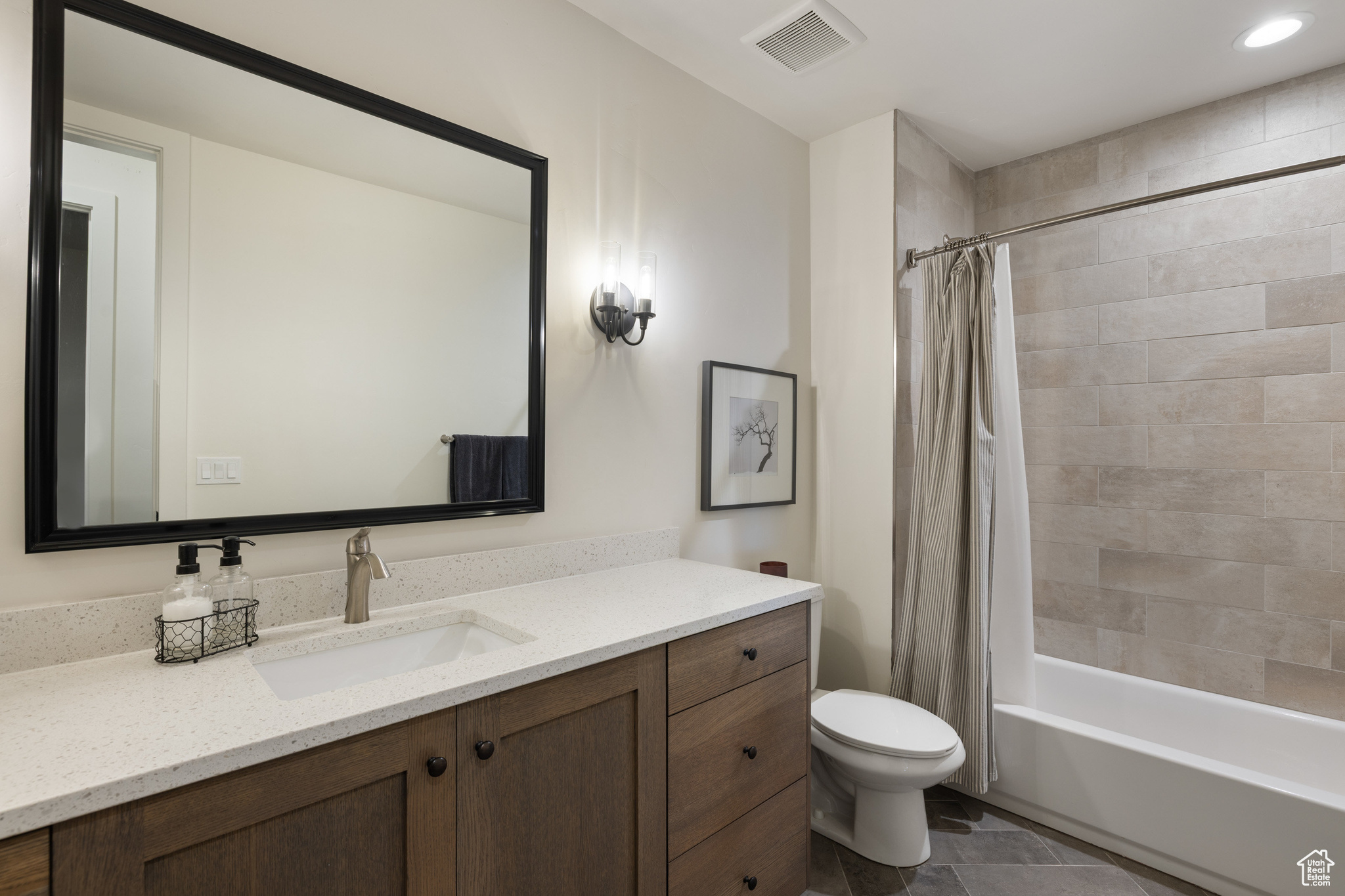 THE RETREAT AT JORDA - Residential