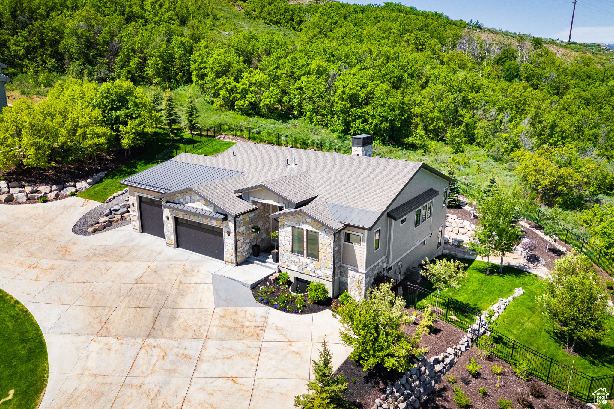 THE RETREAT AT JORDA - Residential