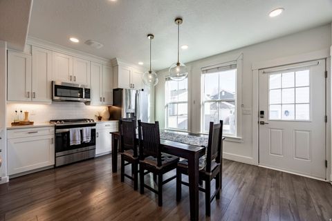 Tiny photo for 10637 S TOPVIEW RD W, South Jordan, UT 84095 (MLS # 2137578)